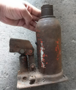 廢舊液壓千斤頂